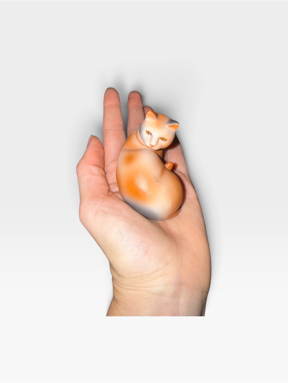 Vintage Avon kitty figurine